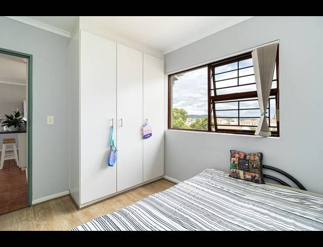 2 BEDROOM APARTMENT FOR SALE IN VREDEKLOOF EAST